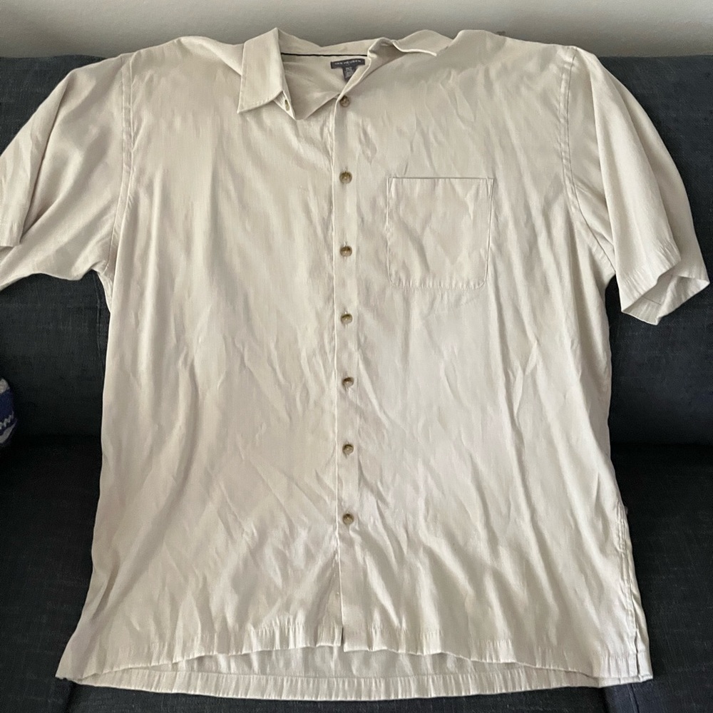 Short sleeve dress shirt